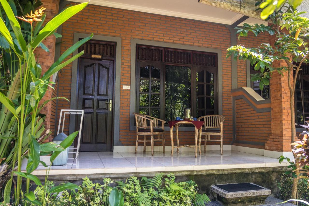 Adi Santia * Ubud